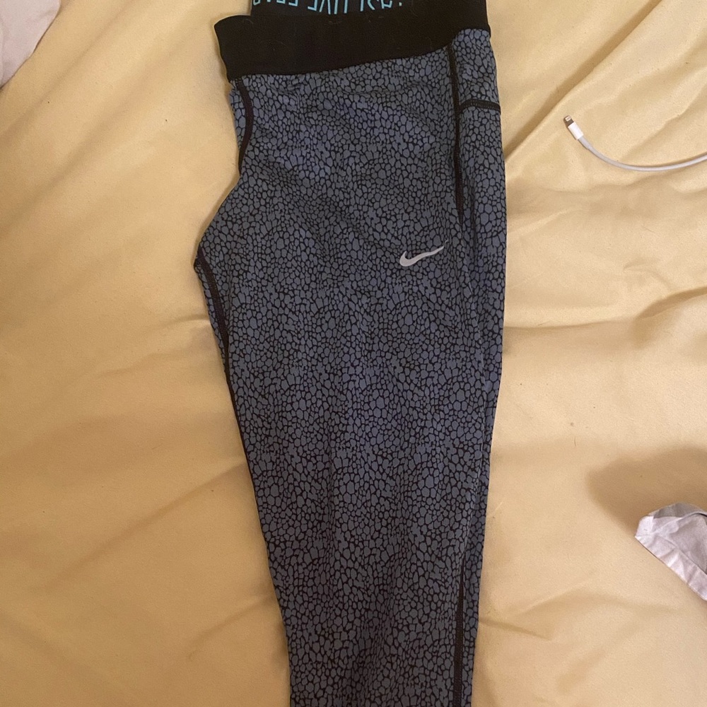 3/4th Nike leggings